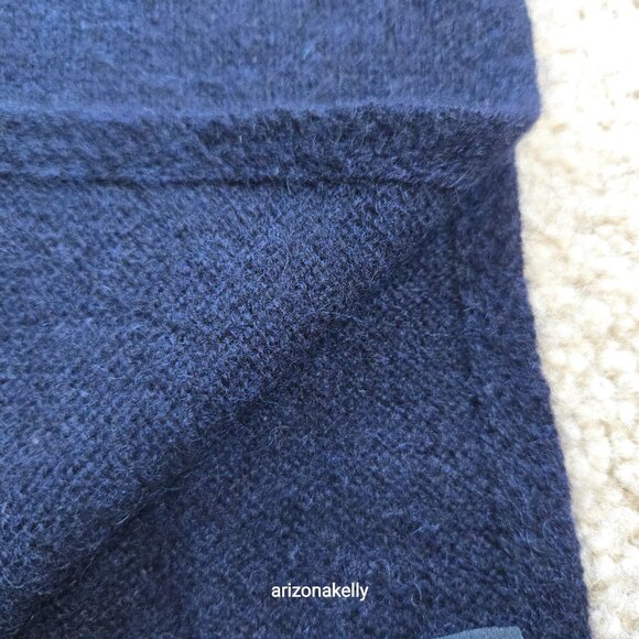 C by Bloomingdales NAVY Cashmere Wrap Scarf PRICE FIRM - Picture 5 of 9